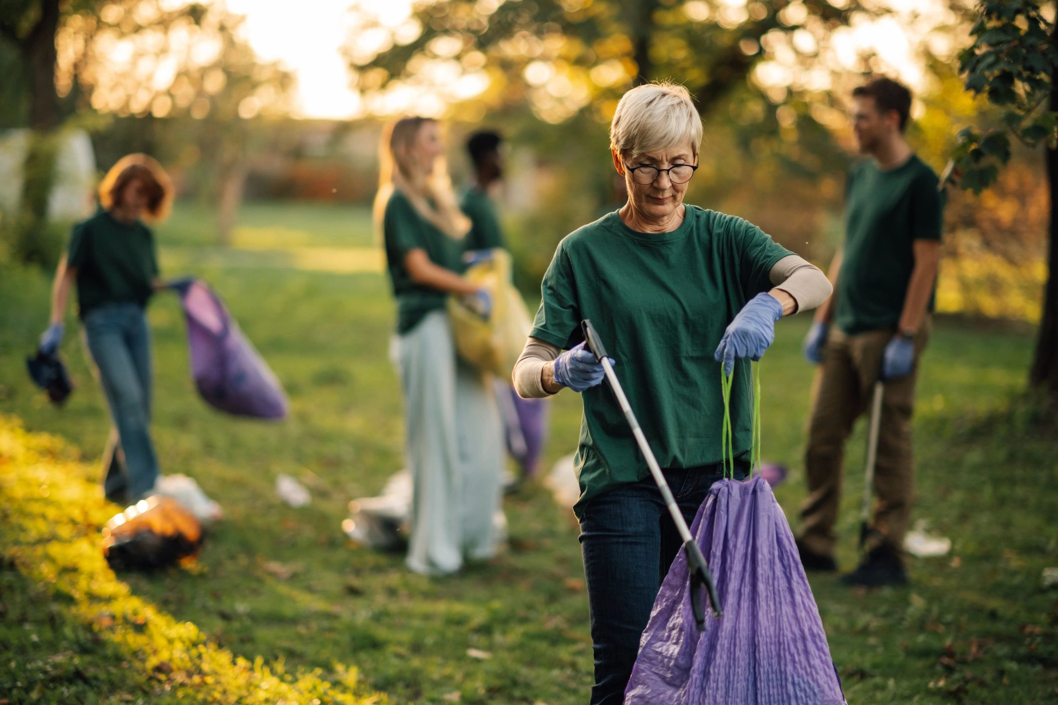 Volunteer participating in community service day